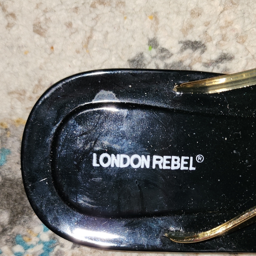NWOT London Rebel X ASOS Black a Gold Women's Thong Flip Flop Sandals Size 8 - Picture 6 of 10